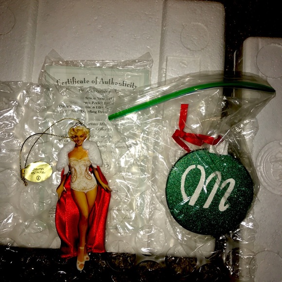 Bradford Edition“The Glamorous Miss Monroe” Cllctn - Picture 8 of 8